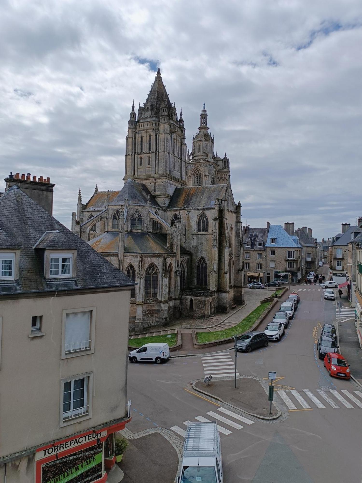 Elegant Studio ~Hyper Centre~ Apartment Coutances Luaran gambar